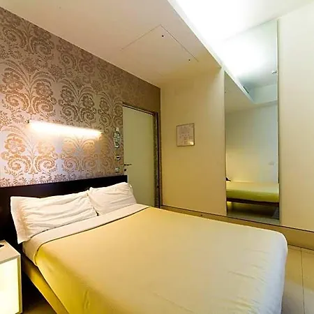 Savoy 4*