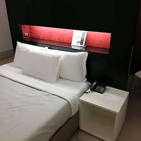 Savoy Отель